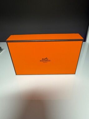 Hermès Orange Gift Box - Signature Hermès Paris